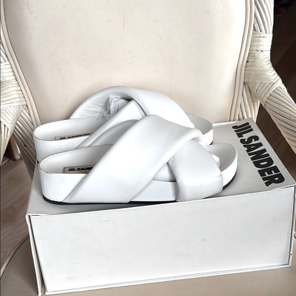JIL SANDER Padded White Lambskin Leather Crossover Sandals/Slippers. MINT. SZ 40